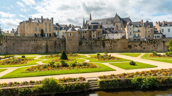 Blick auf die Jardins des Remparts in Vannes 