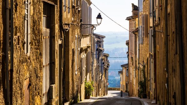 View of the surrounding countryside from a narrow street in Lectoure© 