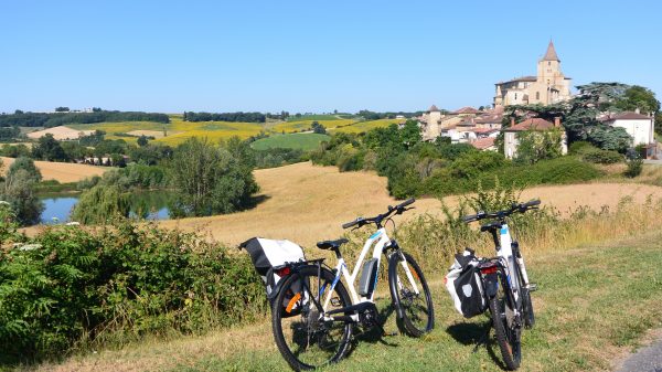 Cycling near Lavardens