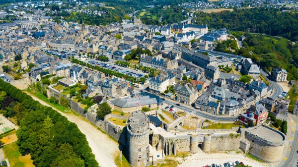 Dinan, eine Festungsstadt an der Smaragdküste in der Bretagne
