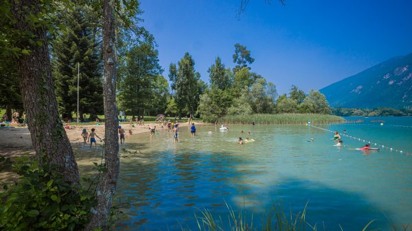 Le jolie plage ombragée de Bon Vent