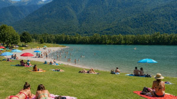 Baignade et farniente au lac des Hurtières