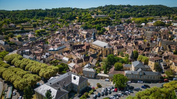 Vue aérienne de la ville de Sarlat-la-Canéda