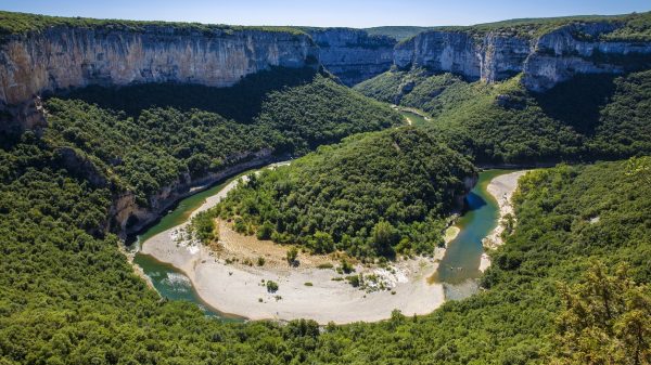 Le célèbre virage de la rivière Ardèche dans les Gorges de Ardèche
