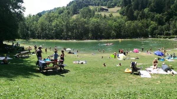 Journée détente au plan d'eau de Flumet