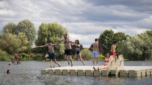 Baignade et détente en famille au Staedly