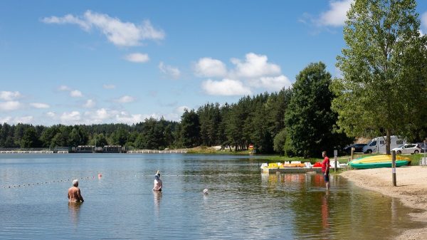 Baignade au lac de Ganivet