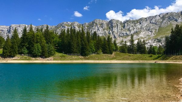 Lake Pré des Preys in Villard-de-Lans, a magnificent setting for a day in the Vercors