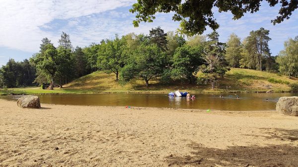 Plage du plan d'eau d'Auriac