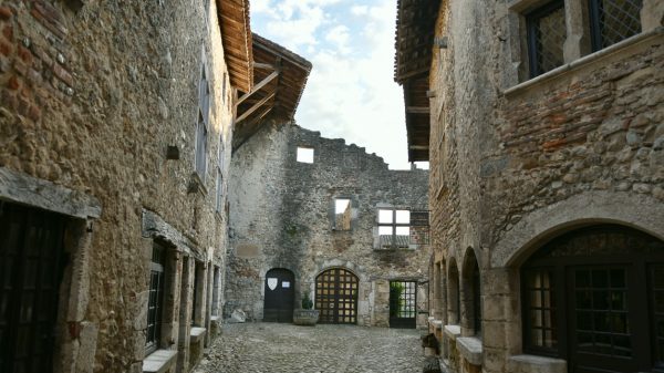 Einziges Überbleibsel der Burg von Pérouges 