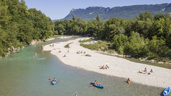 Swimming and water sports in Mirabel-et-Blacons