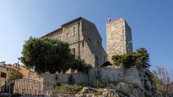Vista del castillo Grimaldi, ahora convertido en Museo Picasso