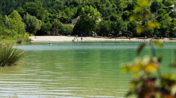 Pas des Ondes Lake beach