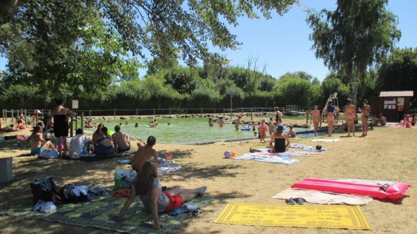 Tarde de relax en familia en el espacio natural de la Fontaine de Boisdon