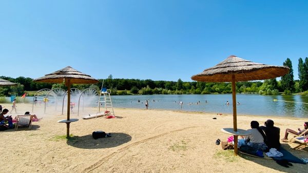  The beach at Lac de la Forêt