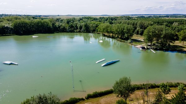 Relaxation and water activities at Lac du Gué du Magne