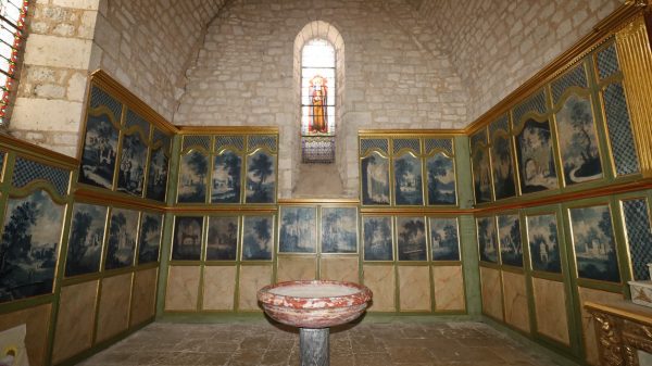 L'intérieur de l'Eglise Saint Barthélemy