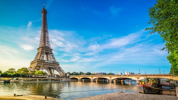 Eiffelturm an der Seine