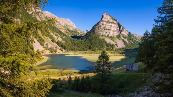 Lac de Sagnes dans le Parc National du Mercantour