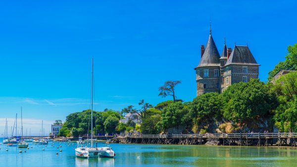 El castillo de Pornic domina el puerto