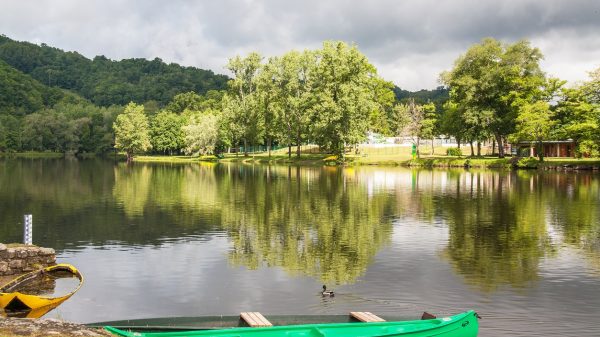 Canoes on the Dordogne at Beaulieu 