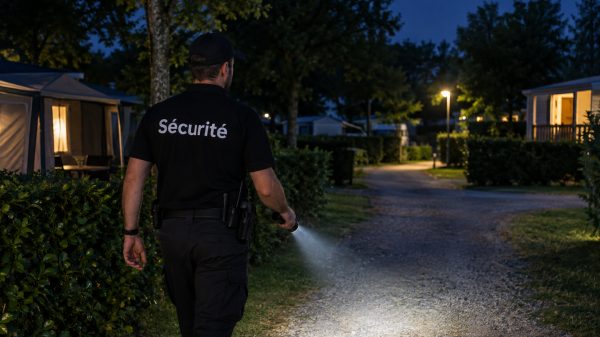 Agent de sécurité au camping