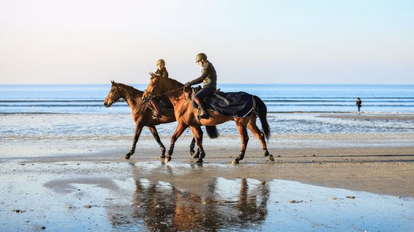 Paardrijtocht op het strand van Deauville 