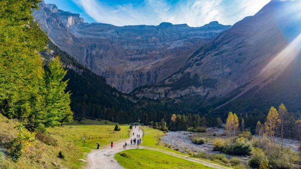 Randonner dans le cirque de Gavarnie