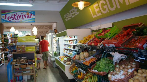 Een kleine Vival-supermarkt voor alle dagelijkse boodschappen