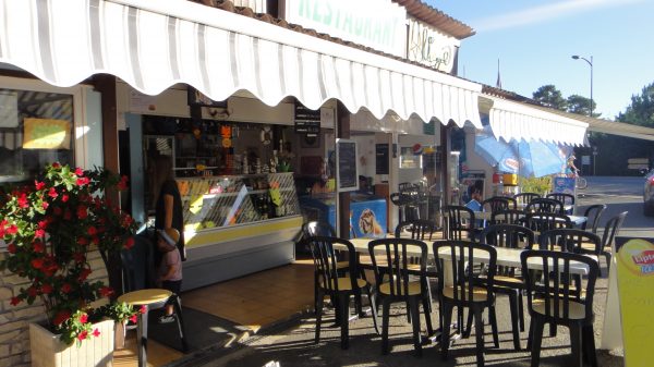 Basisproducten zijn te koop op de camping