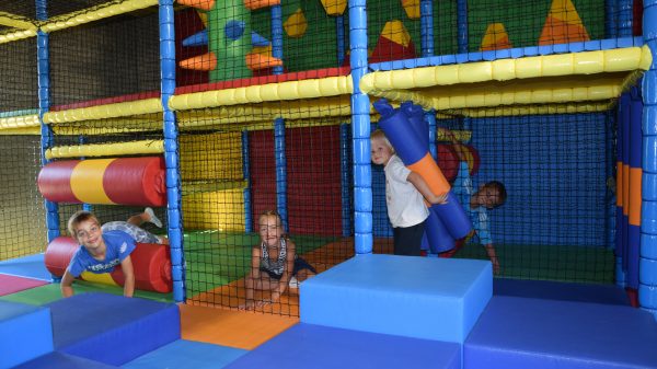 Casa Capi, un grand espace de jeux entièrement couvert est dédié aux enfants de 4 à 12 ans