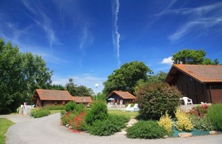 Campsite Camping Du Deffay In Sainte Reine De Bretagne - 