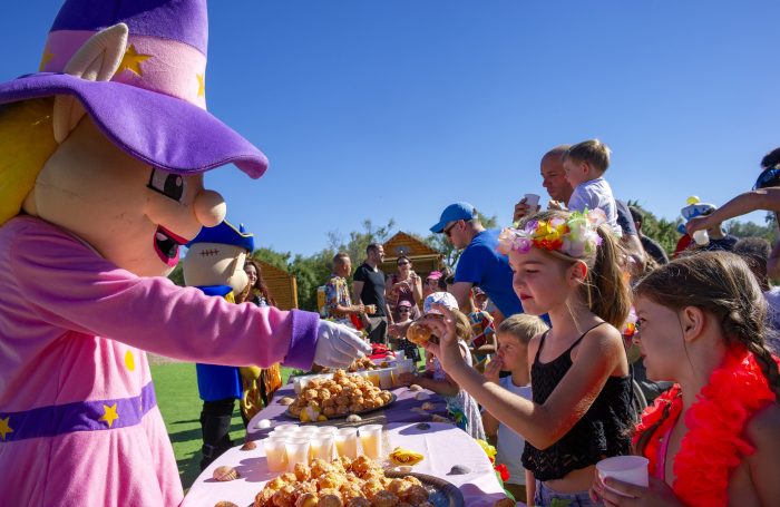 Camping Le Palais De Gaufrette A Remering Les Puttelange Moselle Campingfrance Com